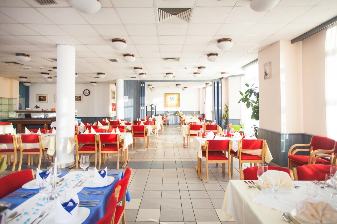Hotel Dravograd Екстер'єр фото